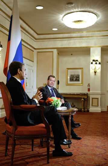 Dmitry Medvedev, José Luis Rodríguez Zapatero meet in Washington