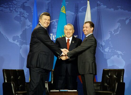 Russian, Ukrainian and Kazakh presidents meet in Washington
