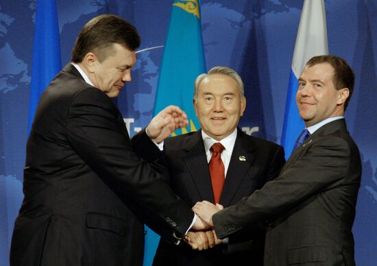 Russian, Ukrainian and Kazakh presidents meet in Washington