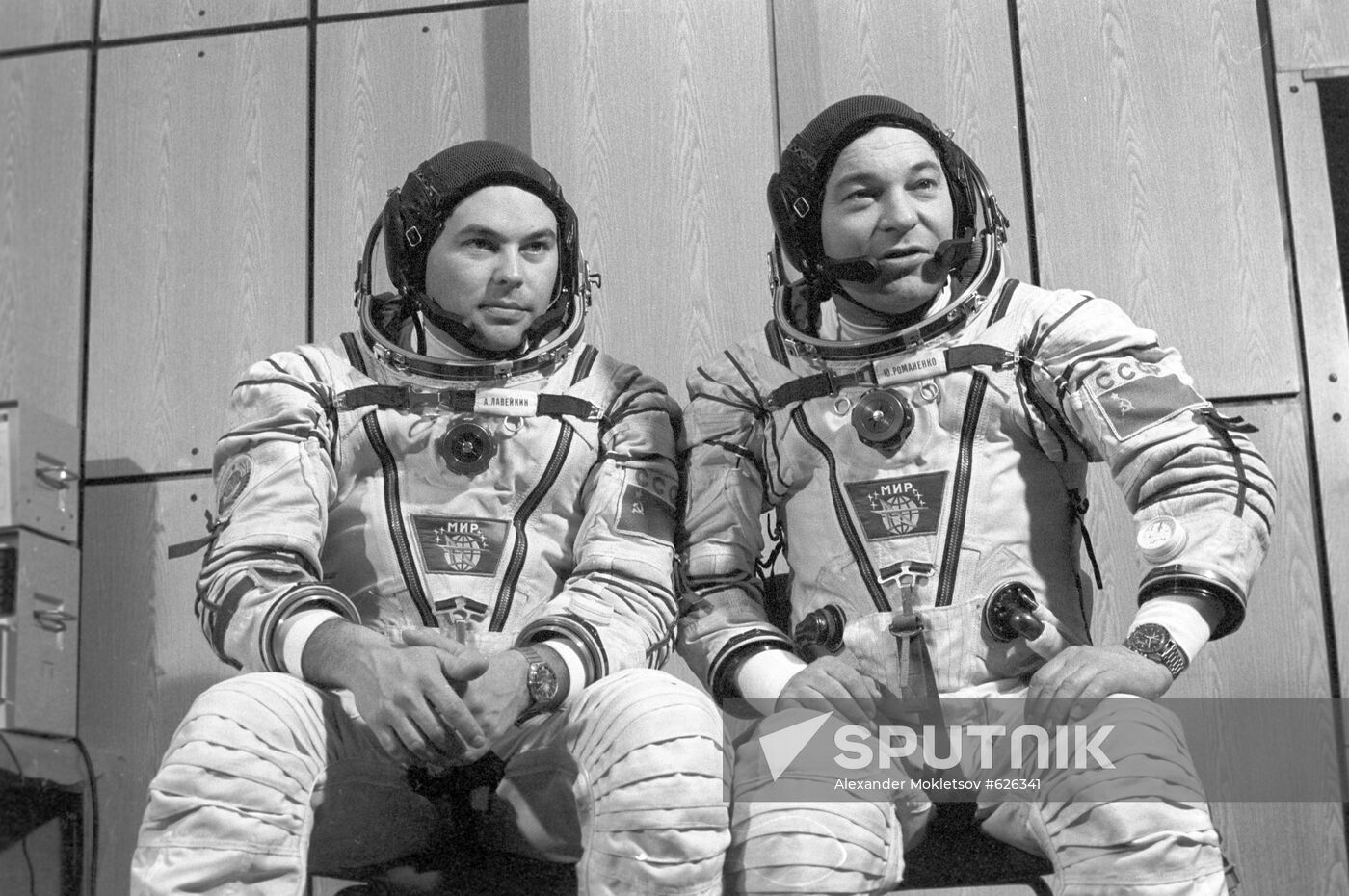 Cosmonauts Alexandr Laveikin and Yuri Romanenko