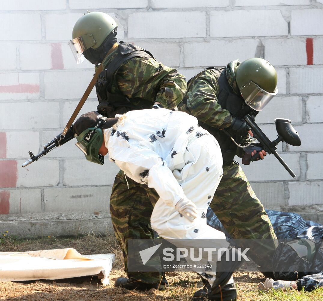 OMON riot police hold drills in Kaliningrad