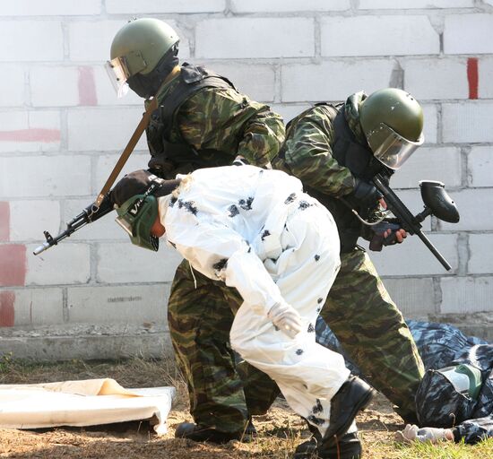 OMON riot police hold drills in Kaliningrad