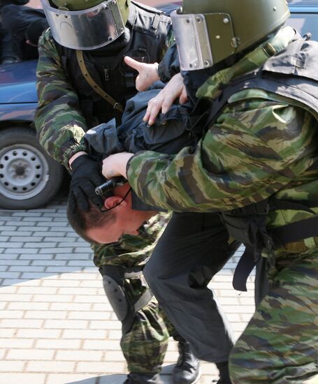 OMON riot police hold drills in Kaliningrad