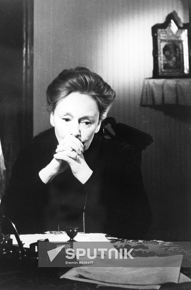 Scene from movie Mother's Heart