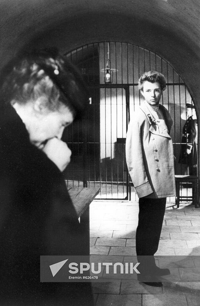 Scene from movie Mother's Heart