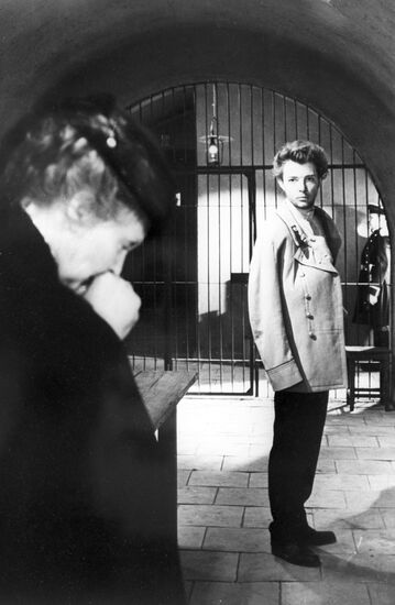 Scene from movie Mother's Heart