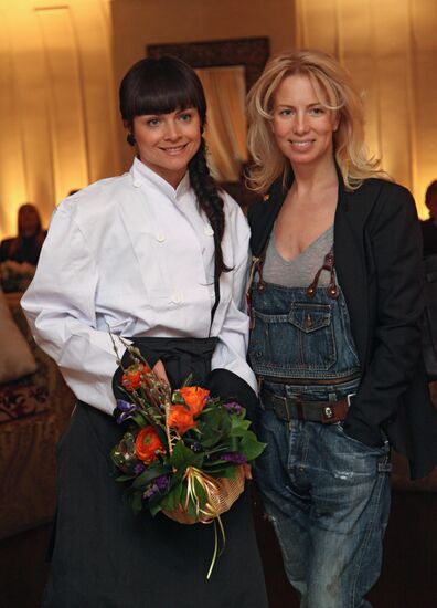 Eva Lanska and Svetlana Zakharova