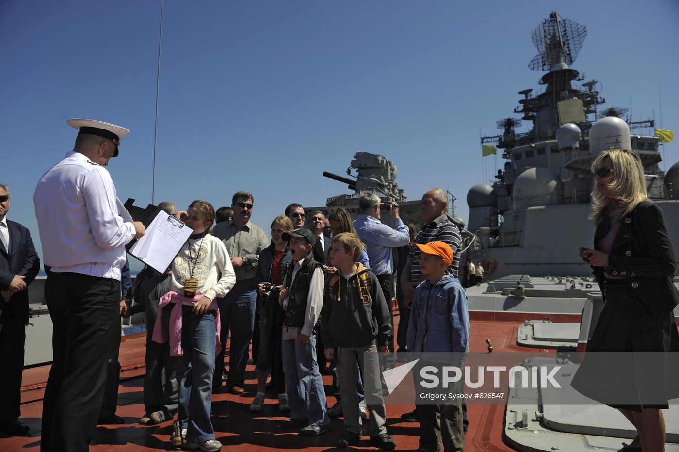 Pyotr Veliky missile cruiser makes port call in Tartus, Syria