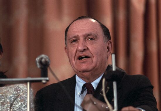 Director of American Psychiatric Association Melvin Sabshin