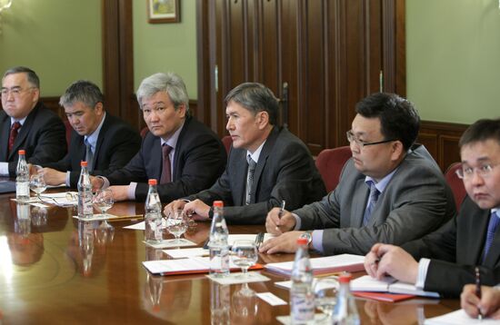 Russia, Kyrgyzstan hold talks in Moscow