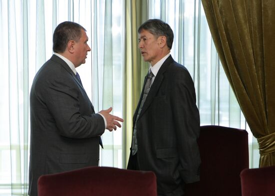 Russia, Kyrgyzstan hold talks in Moscow