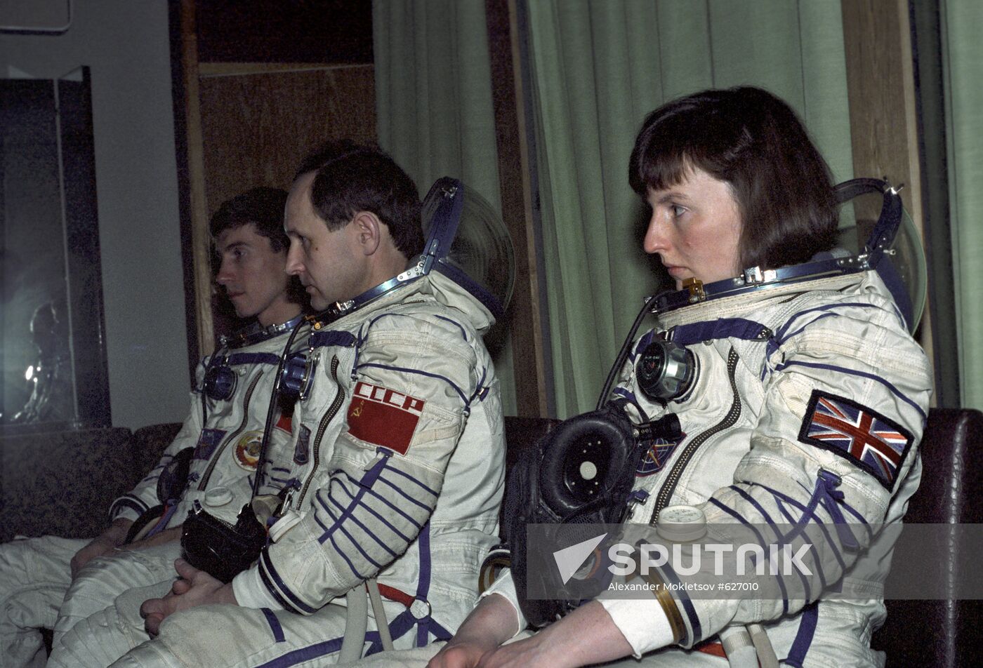 Soyuz TM-12 spaceship crew.