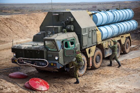 Air Defense soldiers during exercises, Ashuluk firing ground