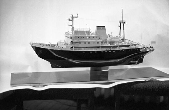 Ice breaker "Otto Schmidt" model