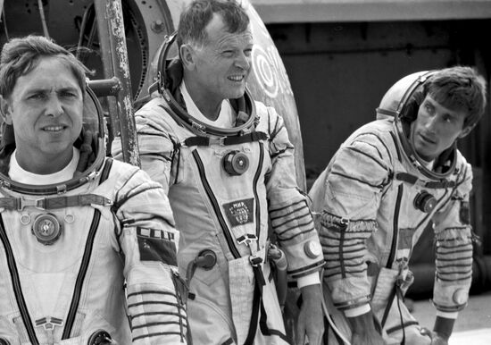 Alexander Volkov, Jean-Loup Chretien, Sergei Krikalev