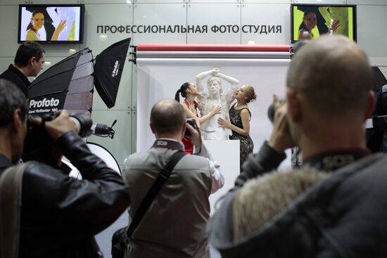 Photoforum 2010 international exhibition opens
