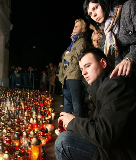 Mourning in Warsaw