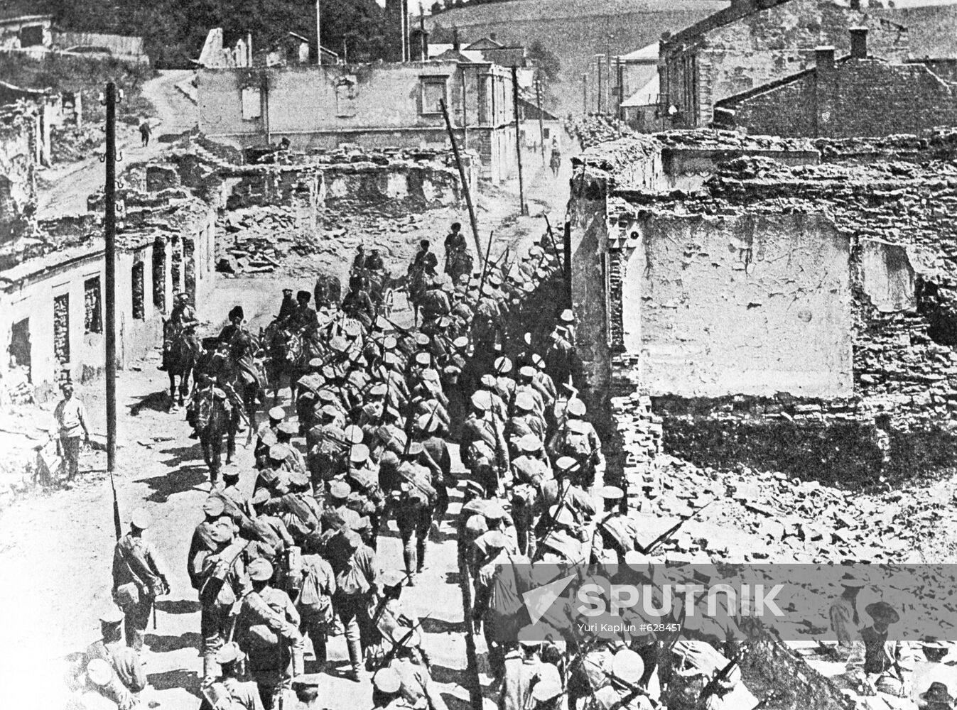 Russian troops in Buchacha, June 1916