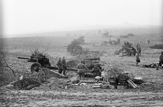 Soviet artillery forces before passing to the offensive