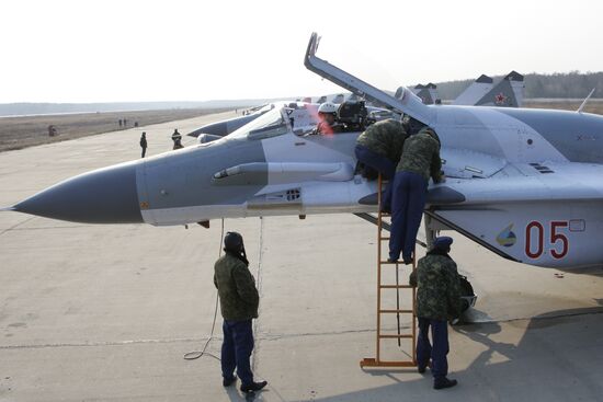 Mig-29SMT fighter preflight check-out