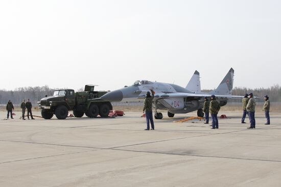 Mig-29SMT fighter preflight check-out