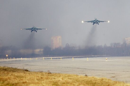 Su-25SM attack aircraft take-off