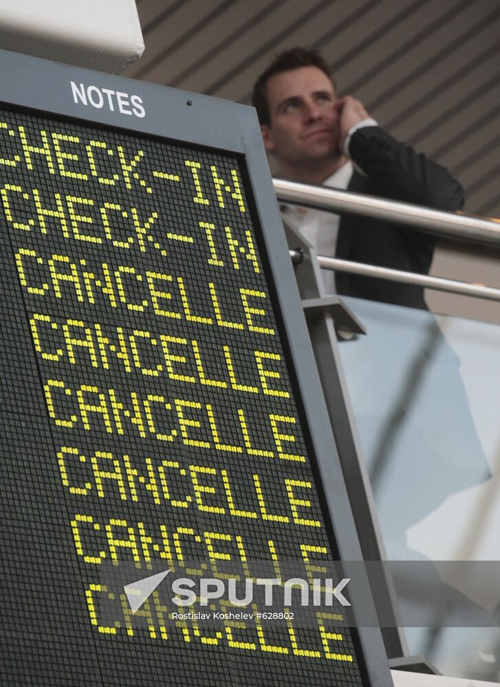 Passenger of cancelled flight in Pulkovo airport