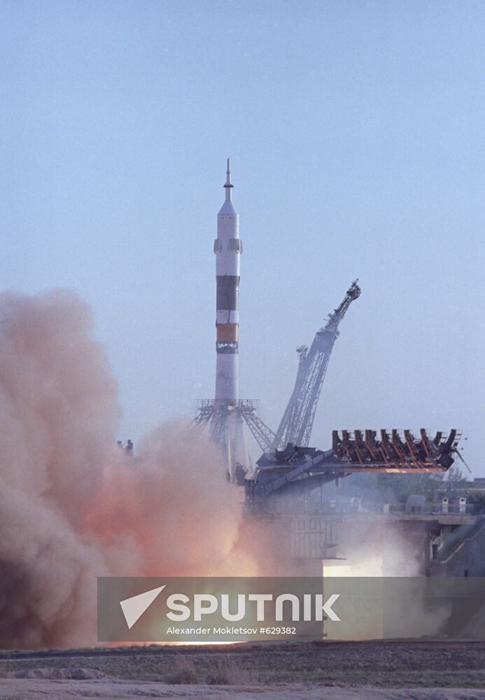 Launching of space ship "Soyuz T-2"