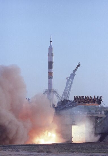 Launching of space ship "Soyuz T-2"