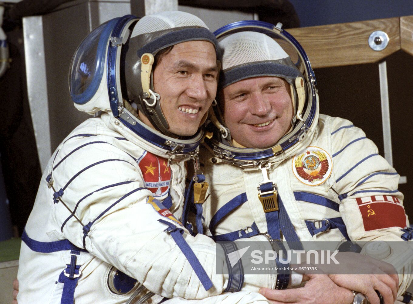 Viktor Gorbatko and Phạm Tuân