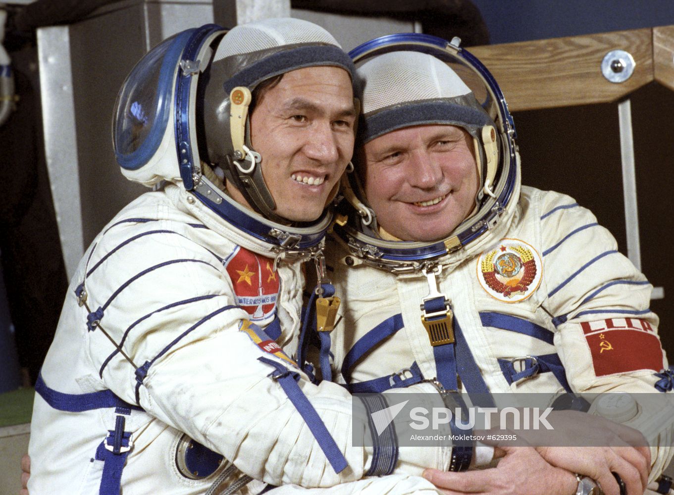 Viktor Gorbatko and Phạm Tuân
