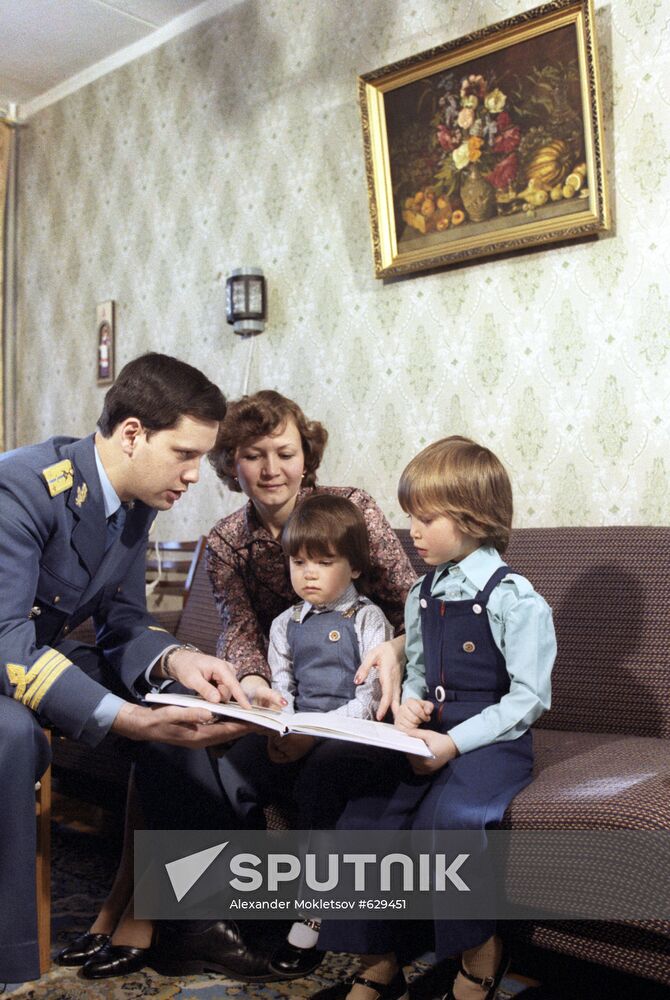 Cosmonaut Dumitru Prunariu with his Family