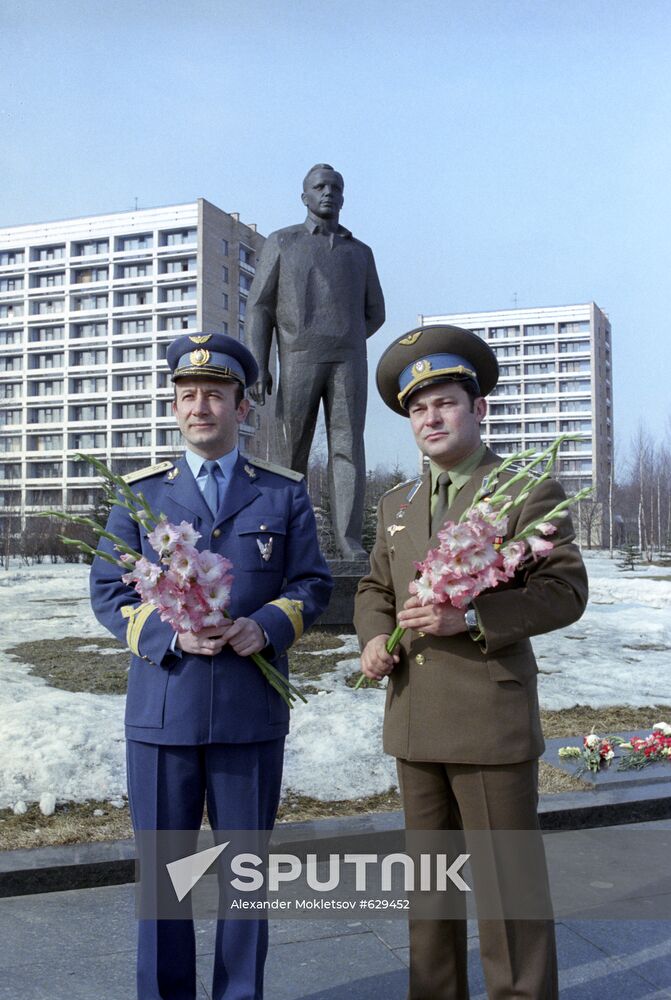 Cosmonauts Yuri Romanenko and Dumitru Dediu