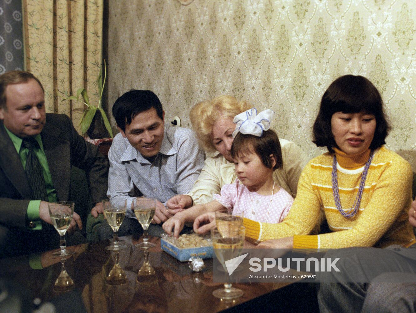Viktor Gorbatko and Phạm Tuân with their families