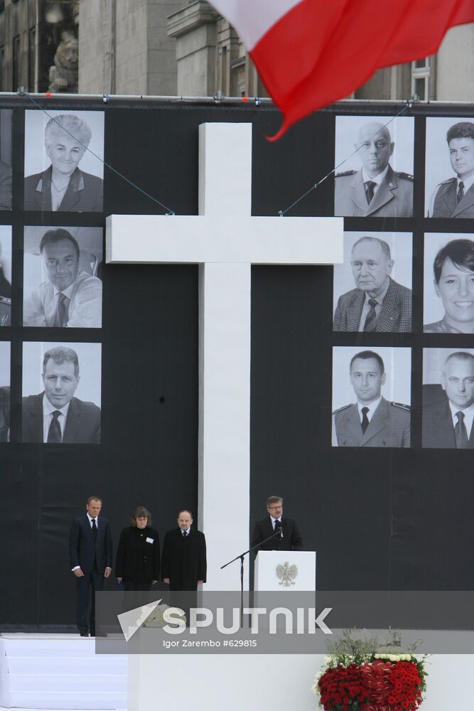 Paying last respects to victims of Smolensk plane crash