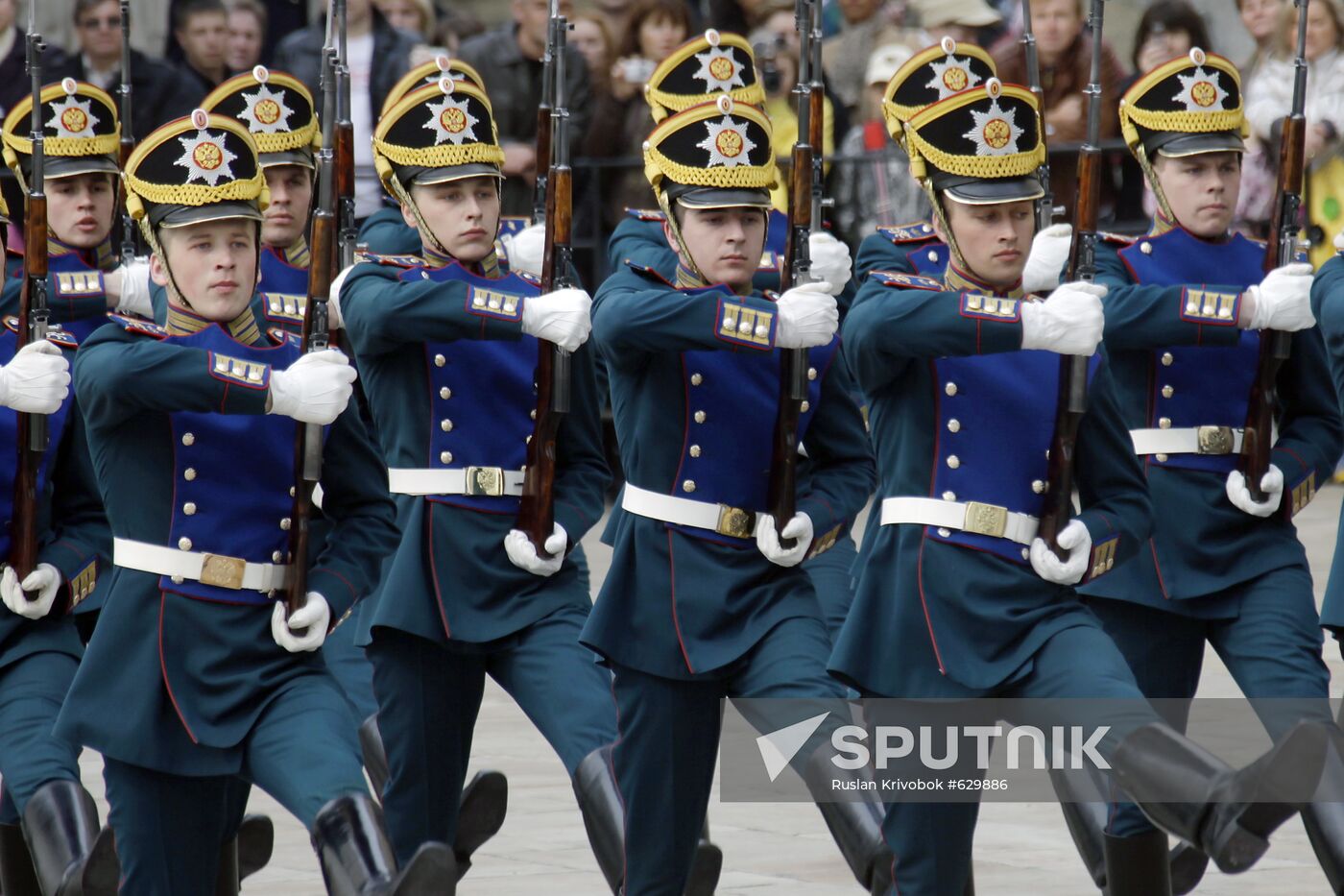 Infantry and cavalry honor guards on parade at Moscow Kremlin
