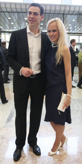 Dmitry Dyuzhev with his wife Tatyana