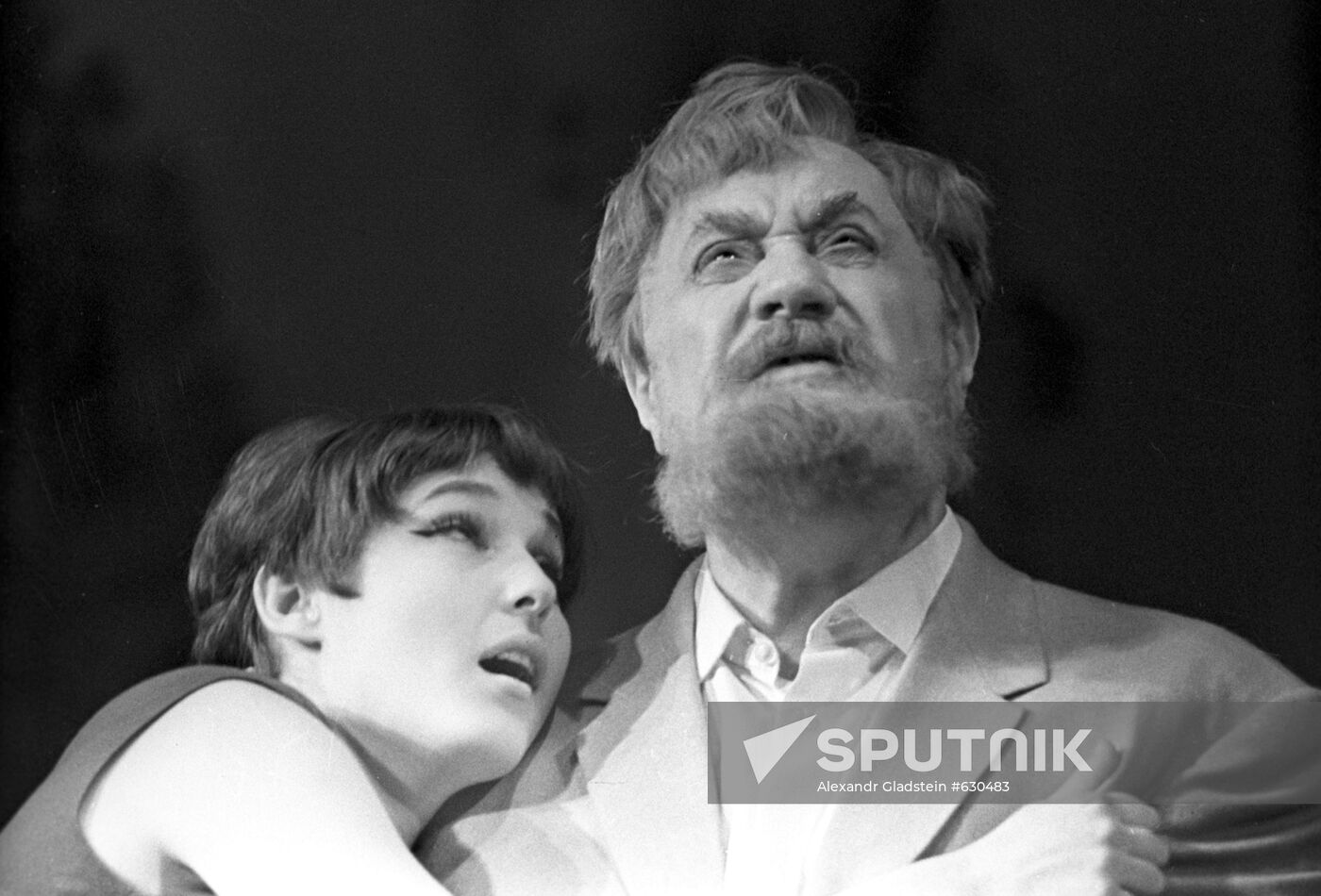 Actors Irina Vavilova and Mikhail Zharov