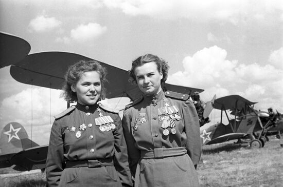 Pilots Rufina Gasheva and Natalia Meklin