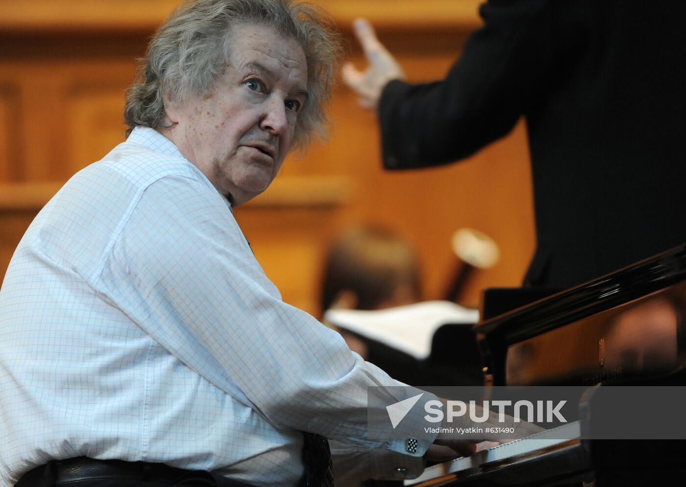 Rehearsal of pianist Mikhail Voskresensky