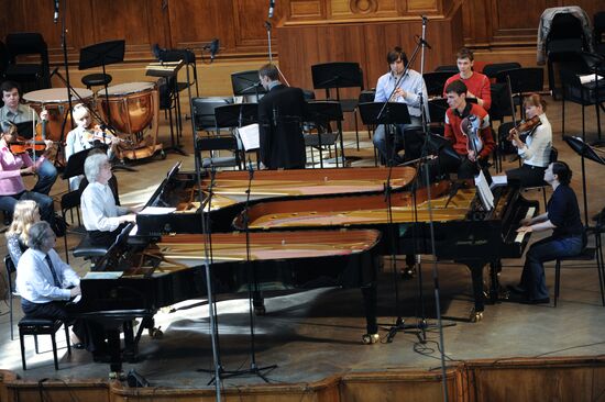 Rehearsal of pianist Mikhail Voskresensky