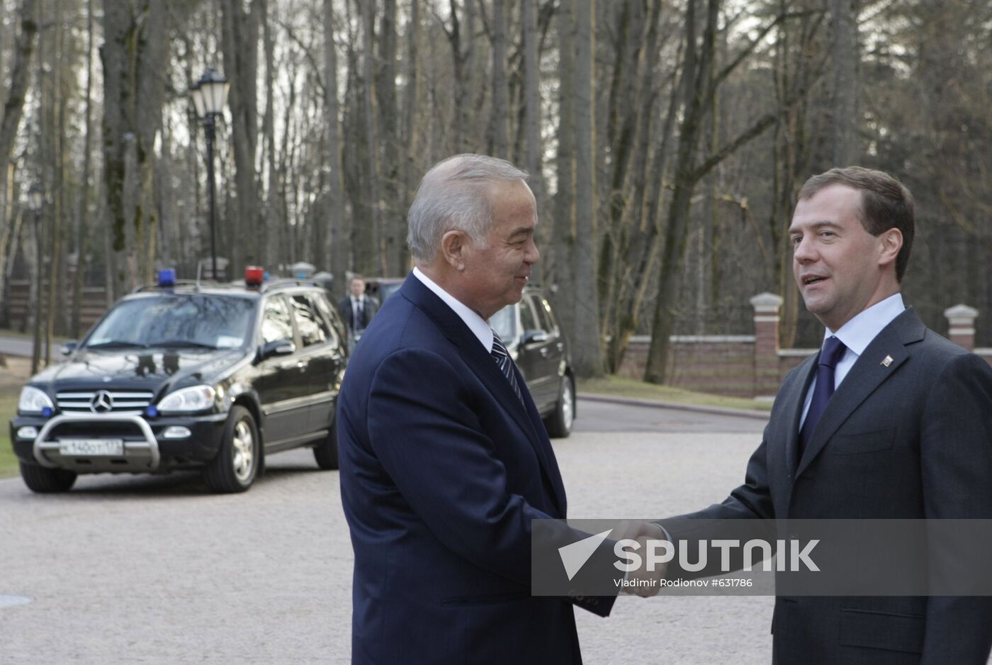 Dmitry Medvedev, Islam Karimov