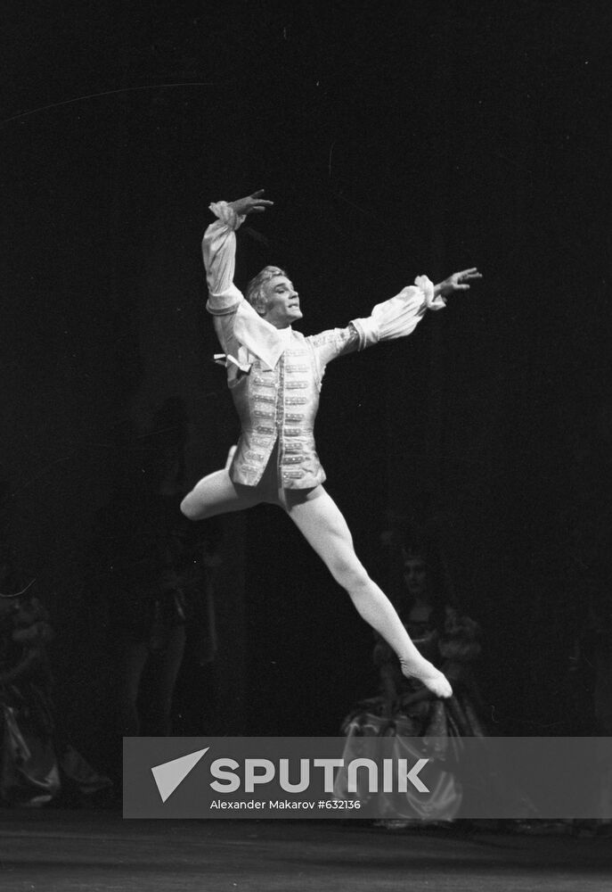 Vladimir Vasilyev as Prince Désiré in ballet Sleeping Beauty