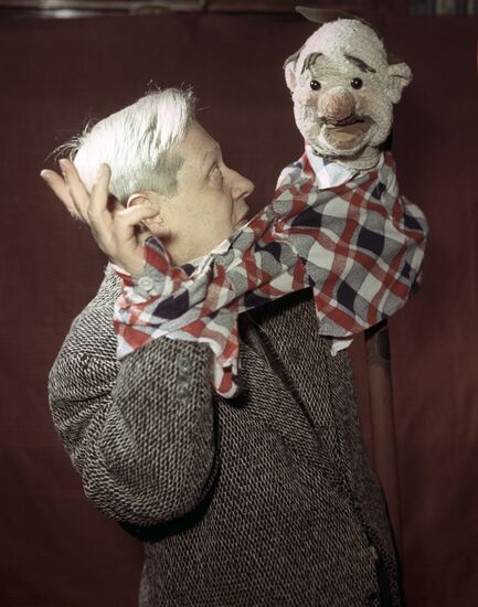 People's Artist of the USSR, director of the puppet show Sergey Obraztsov with "Drunkard" puppet