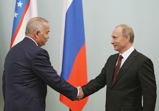 Vladimir Putin meets with Islam Karimov in Moscow