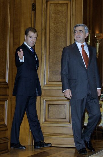 Dmitry Medvedev meets with Serzh Sargsyan