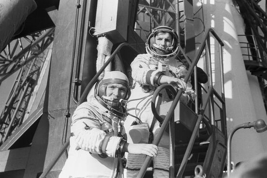 Soyuz-13 spaceship crew before take off.