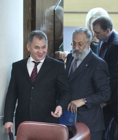 Sergei Shoigu, Artur Chilingarov