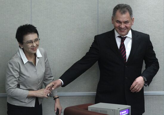 Sergei Shoigu, Larisa Shoigu