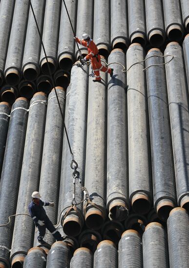 Gas pipes on S-Master pipelayer deck
